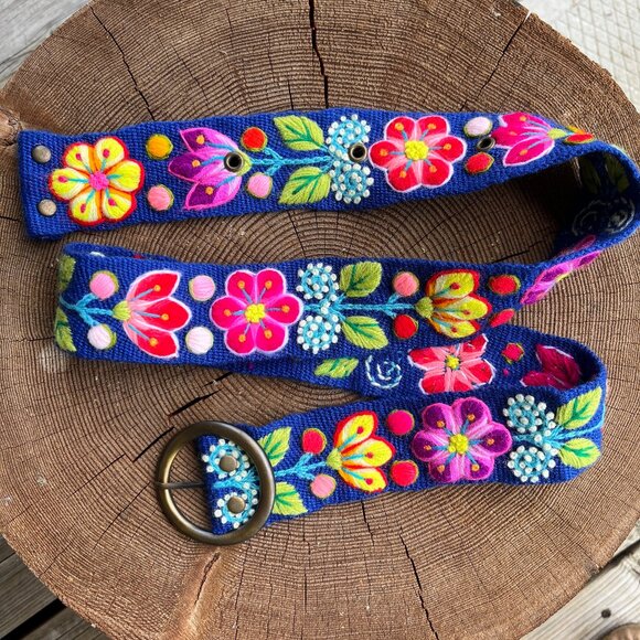 Peruvian Andean Embroidered Handwoven Floral Belt - Picture 1 of 3